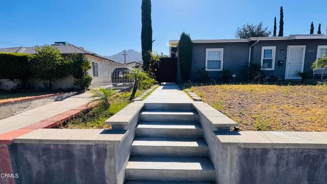 10926 Woodward Avenue, Sunland, CA 91040