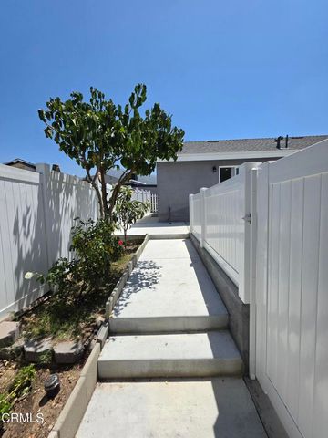 10926 Woodward Avenue, Sunland, CA 91040