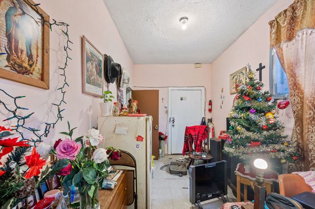 8420 S Burley Avenue, Chicago, IL 60617