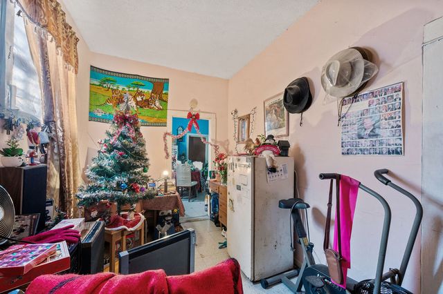 8420 S Burley Avenue, Chicago, IL 60617