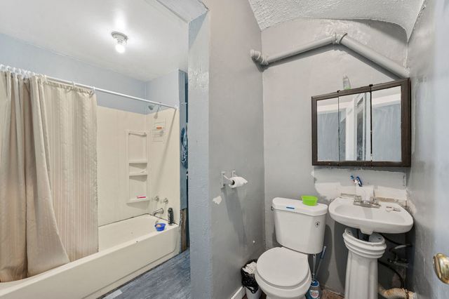 8420 S Burley Avenue, Chicago, IL 60617