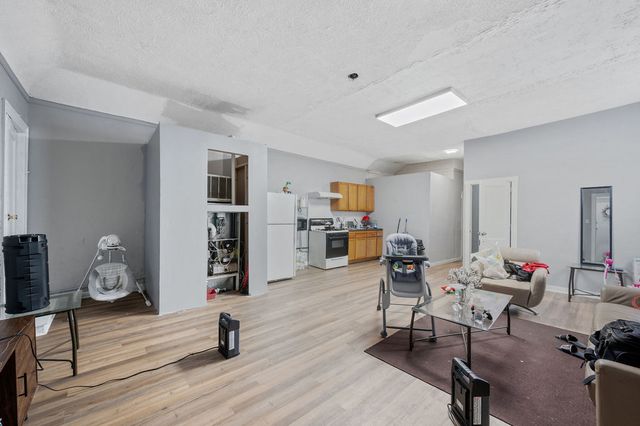 8420 S Burley Avenue, Chicago, IL 60617