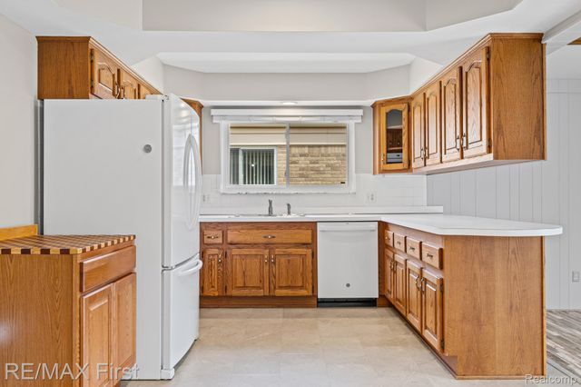 34356 Greentrees Road, Sterling Heights, MI 48312