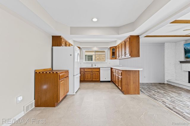 34356 Greentrees Road, Sterling Heights, MI 48312