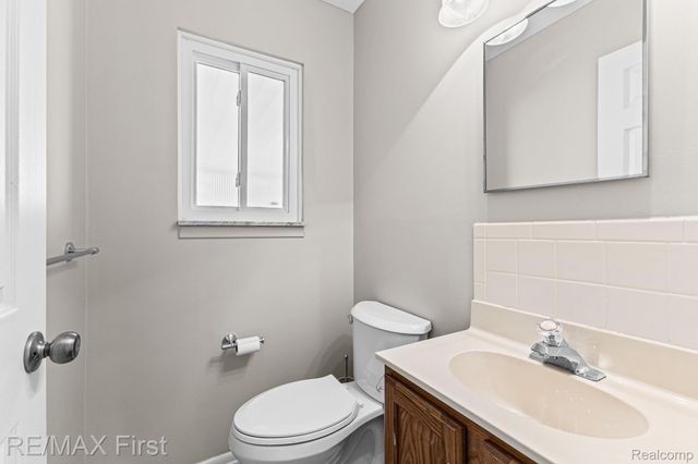 34356 Greentrees Road, Sterling Heights, MI 48312