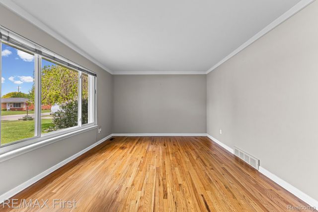 34356 Greentrees Road, Sterling Heights, MI 48312