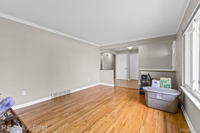 34356 Greentrees Road, Sterling Heights, MI 48312