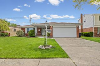 34356 Greentrees Road, Sterling Heights, MI 48312