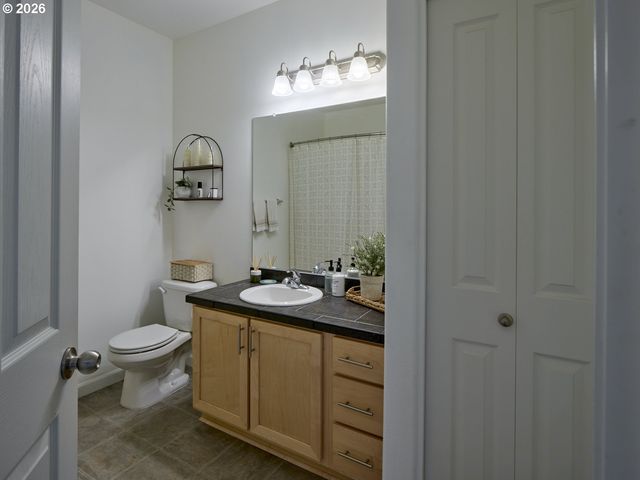 11735 Nw WINTER PARK Ter 402, Portland, OR 97229