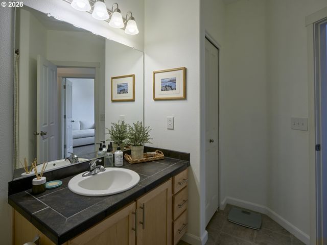 11735 Nw WINTER PARK Ter 402, Portland, OR 97229