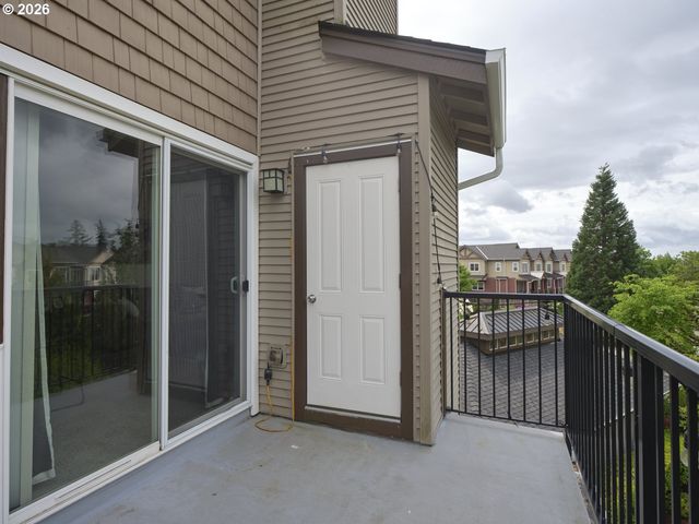 11735 Nw WINTER PARK Ter 402, Portland, OR 97229