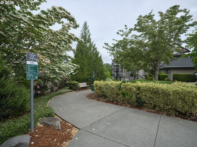 11735 Nw WINTER PARK Ter 402, Portland, OR 97229