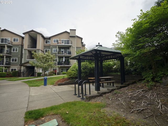 11735 Nw WINTER PARK Ter 402, Portland, OR 97229