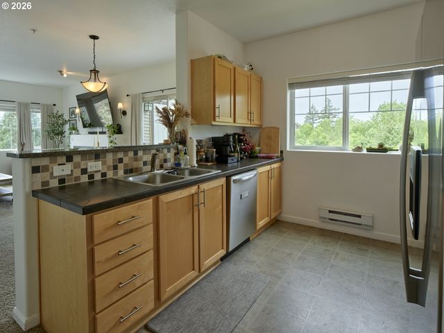 11735 Nw WINTER PARK Ter 402, Portland, OR 97229