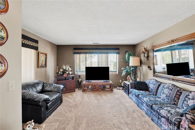 19031 Shoshonee, Apple Valley, CA 92307