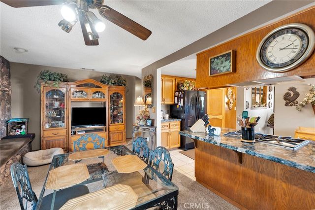 19031 Shoshonee, Apple Valley, CA 92307