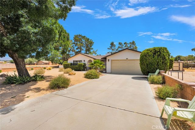 19031 Shoshonee, Apple Valley, CA 92307