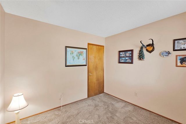 19031 Shoshonee, Apple Valley, CA 92307