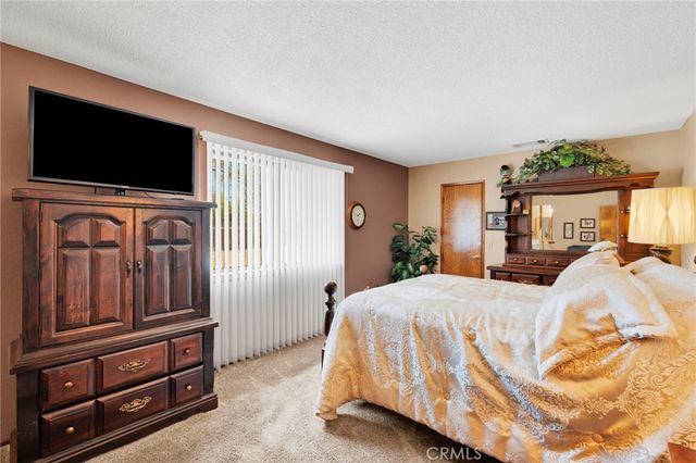 19031 Shoshonee, Apple Valley, CA 92307