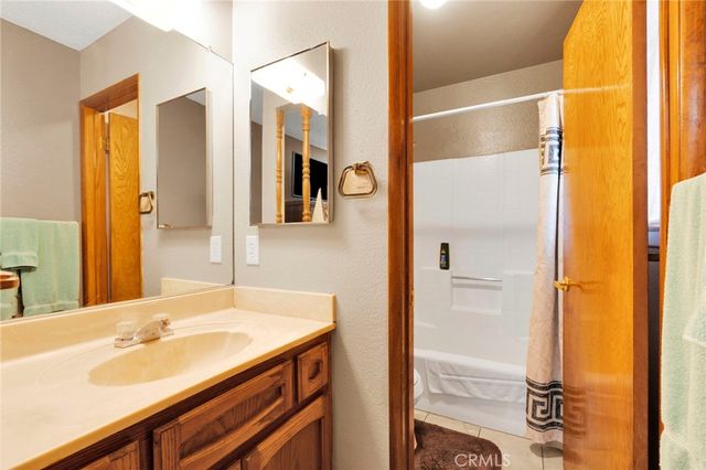 19031 Shoshonee, Apple Valley, CA 92307