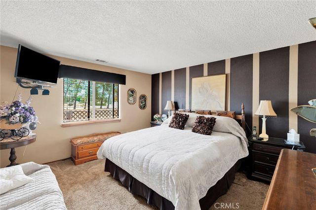 19031 Shoshonee, Apple Valley, CA 92307