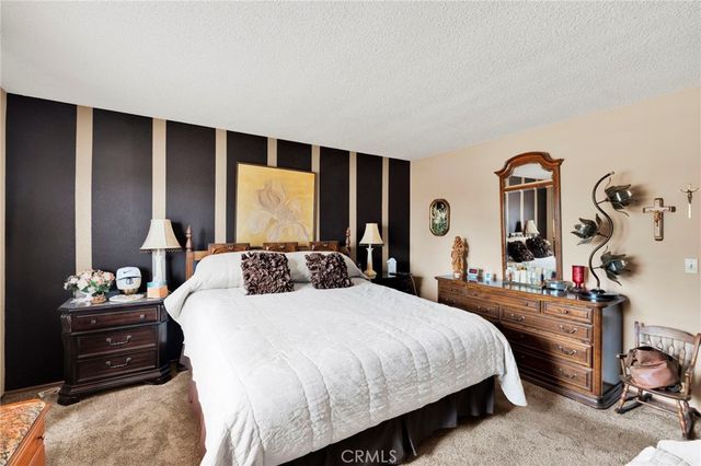 19031 Shoshonee, Apple Valley, CA 92307
