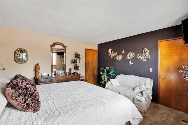 19031 Shoshonee, Apple Valley, CA 92307