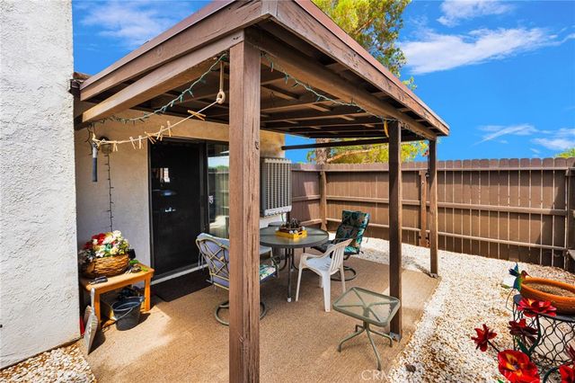 19031 Shoshonee, Apple Valley, CA 92307
