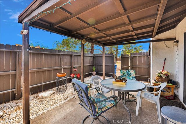 19031 Shoshonee, Apple Valley, CA 92307