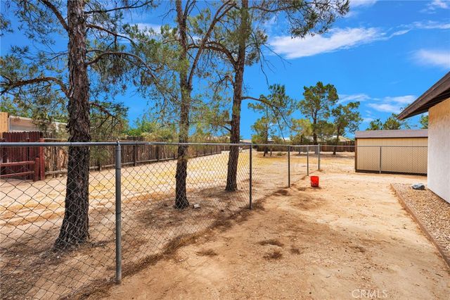 19031 Shoshonee, Apple Valley, CA 92307