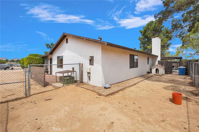 19031 Shoshonee, Apple Valley, CA 92307