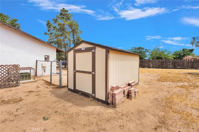 19031 Shoshonee, Apple Valley, CA 92307