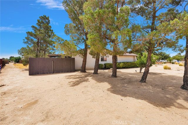 19031 Shoshonee, Apple Valley, CA 92307