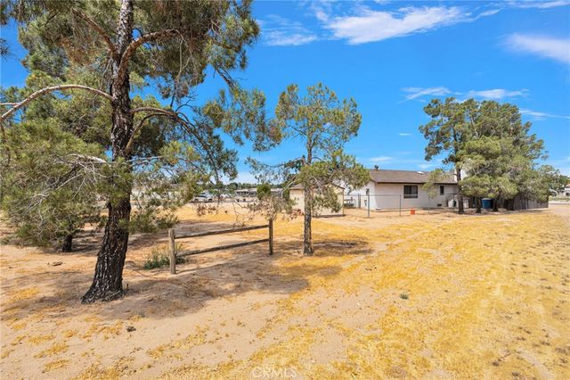 19031 Shoshonee, Apple Valley, CA 92307