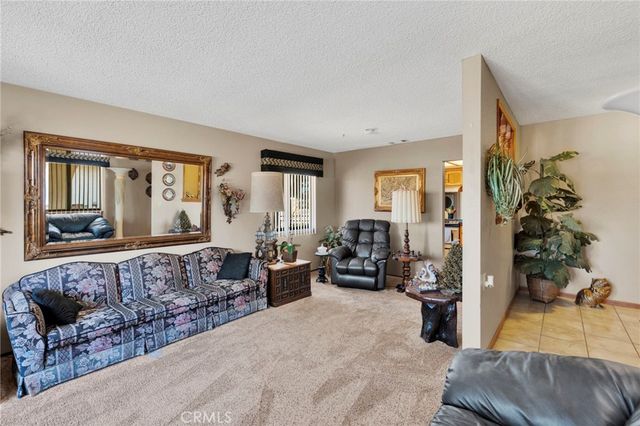 19031 Shoshonee, Apple Valley, CA 92307