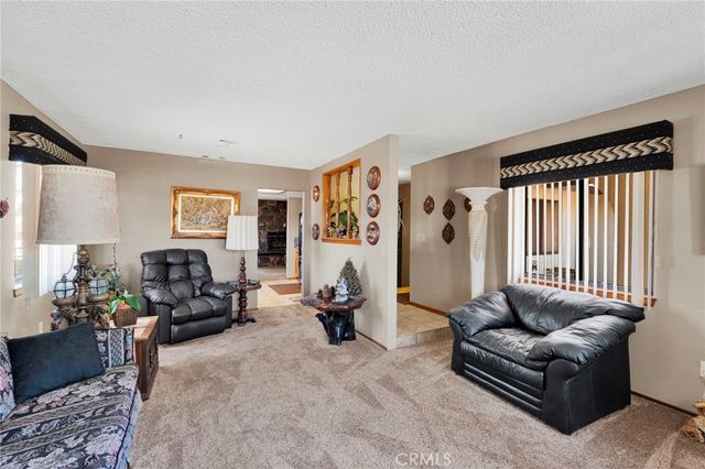 19031 Shoshonee, Apple Valley, CA 92307