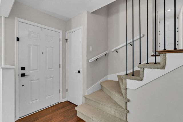 6916 E Stonegate St, Wichita, KS 67206