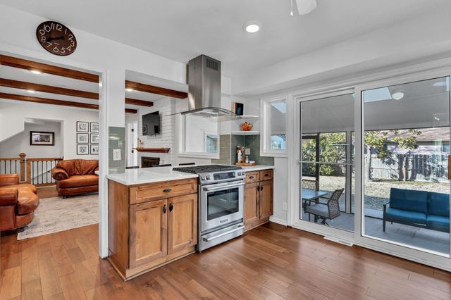 6916 E Stonegate St, Wichita, KS 67206