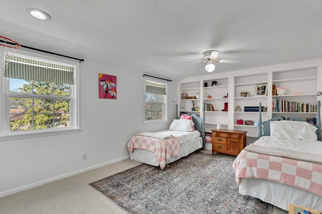 6916 E Stonegate St, Wichita, KS 67206