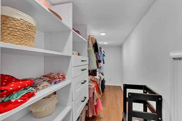 6916 E Stonegate St, Wichita, KS 67206