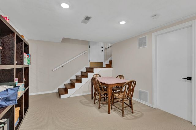 6916 E Stonegate St, Wichita, KS 67206