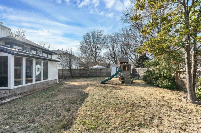6916 E Stonegate St, Wichita, KS 67206