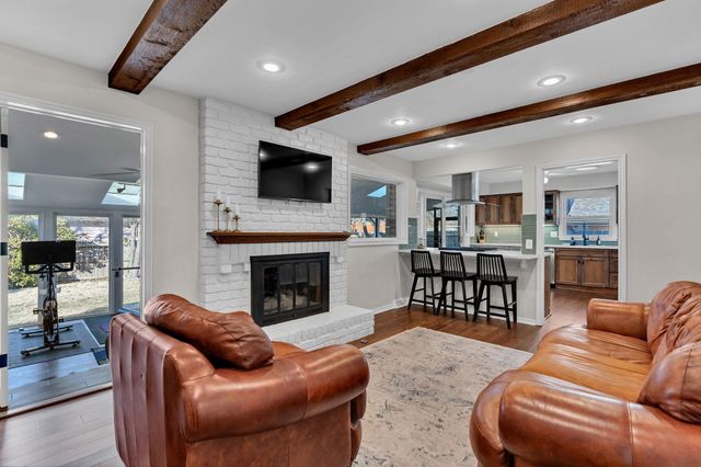 6916 E Stonegate St, Wichita, KS 67206