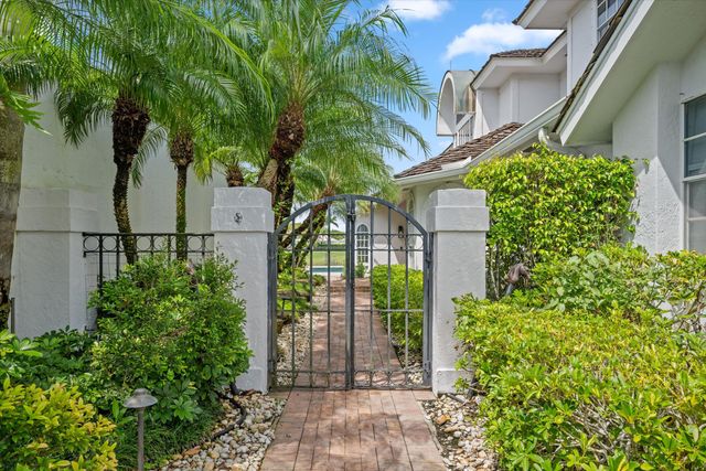 2467 Muir Circle, Wellington, FL 33414