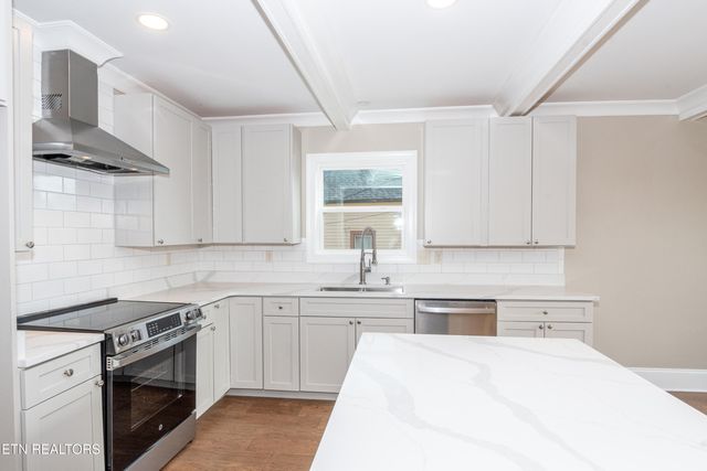 308 W Hill Ave, Friendsville, TN 37737