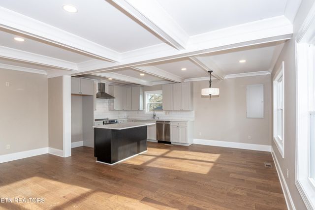 308 W Hill Ave, Friendsville, TN 37737