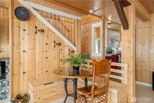 230 S 219th Street, Normandy Park, WA 98198
