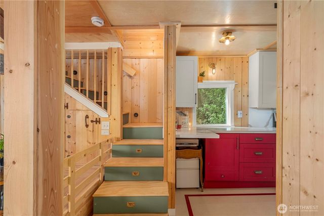 230 S 219th Street, Normandy Park, WA 98198