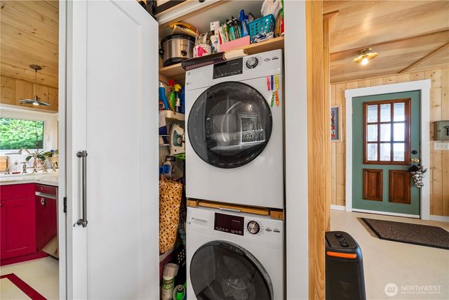 230 S 219th Street, Normandy Park, WA 98198