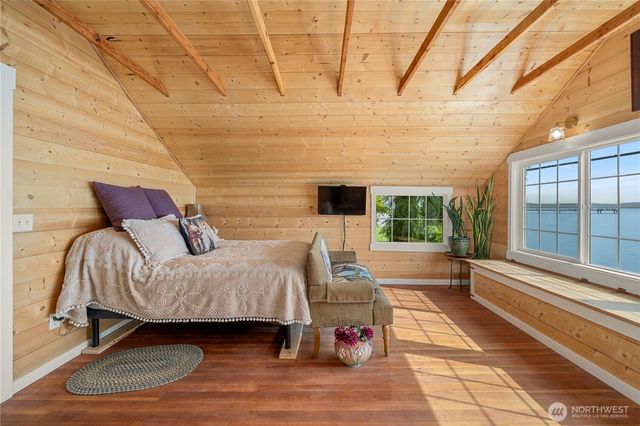 230 S 219th Street, Normandy Park, WA 98198
